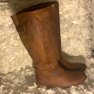 Born Leather Rising Boots Size 10